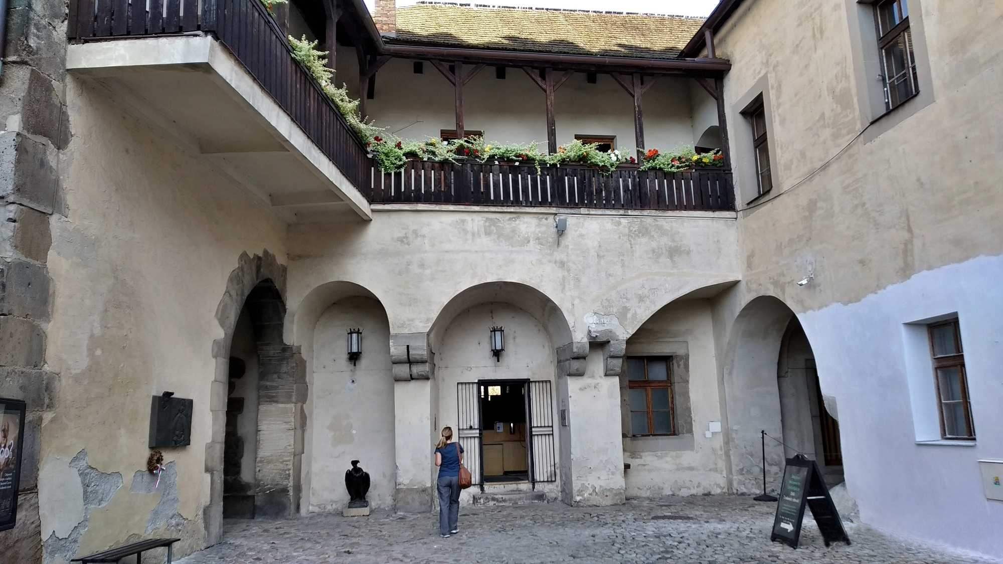 Vo Zvolene je pekný zámok Zvolen