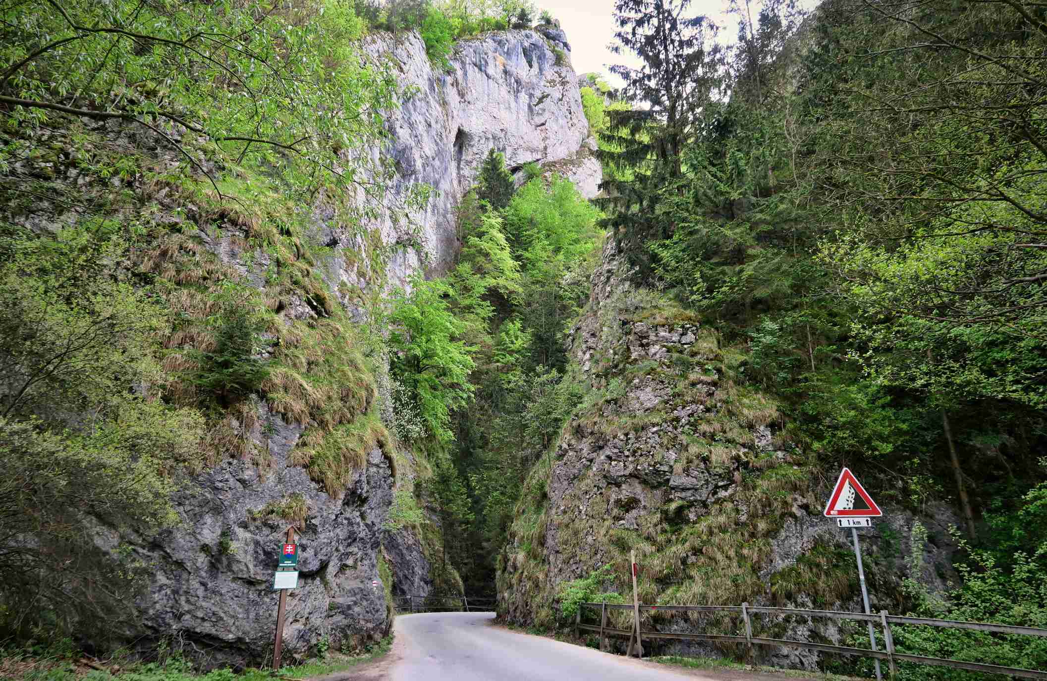 Manínska tiesňava a Veľky Manín